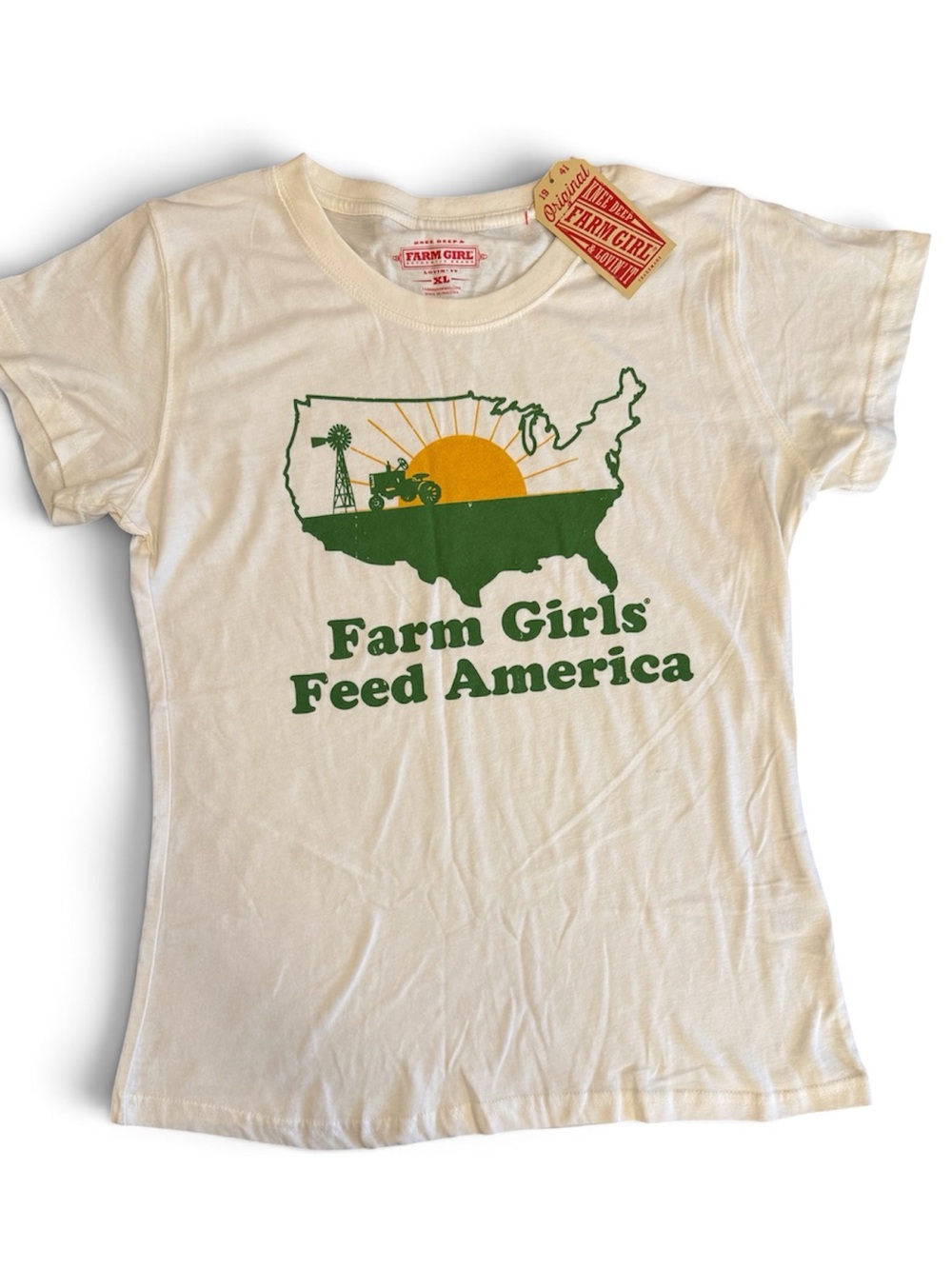 Women’s XL Farm Girls Feed America Ivory Short Sleeve Crewneck Tee